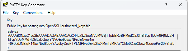 PuTTYgen na górze znajduje się wygenerowany klucz publiczny który należy umieścić w konfiguracji SSH.